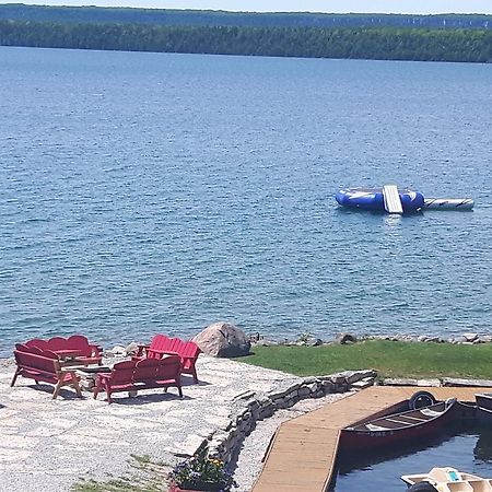 Red Lodge Resort Little Current Bagian luar foto