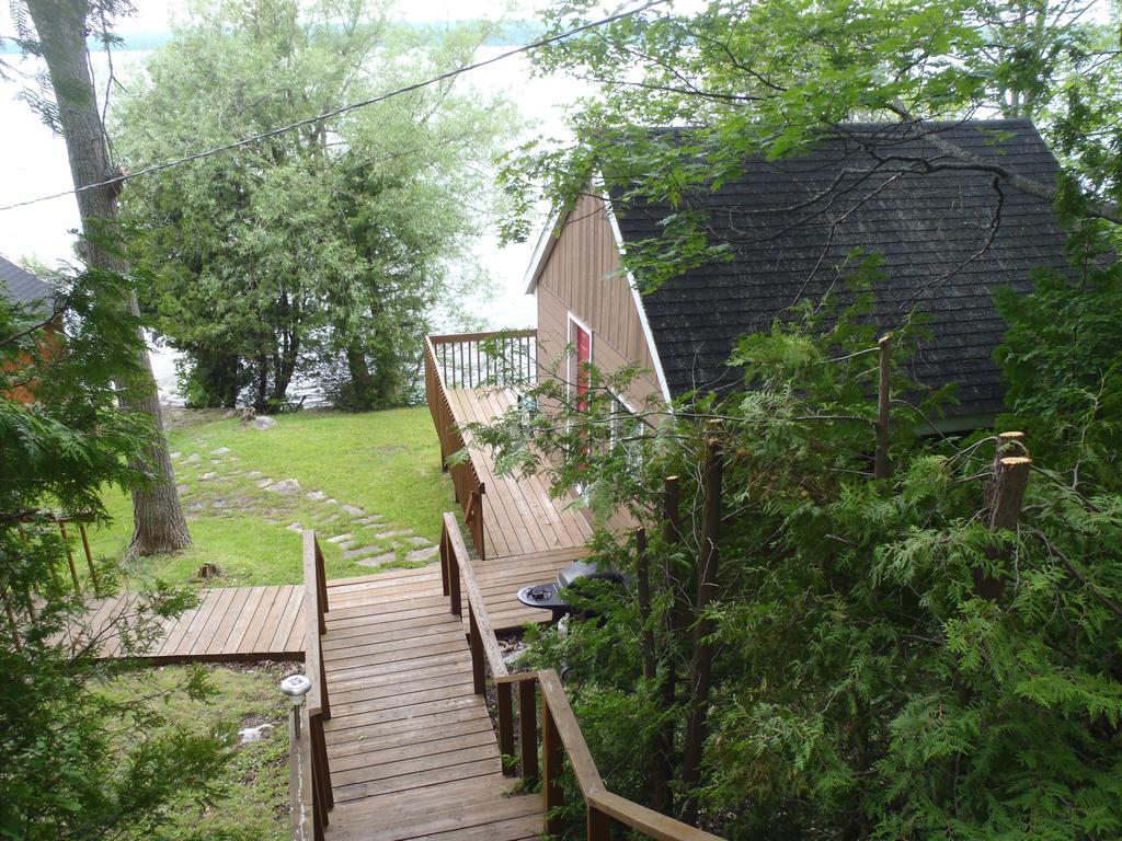 Red Lodge Resort Little Current Ruang foto