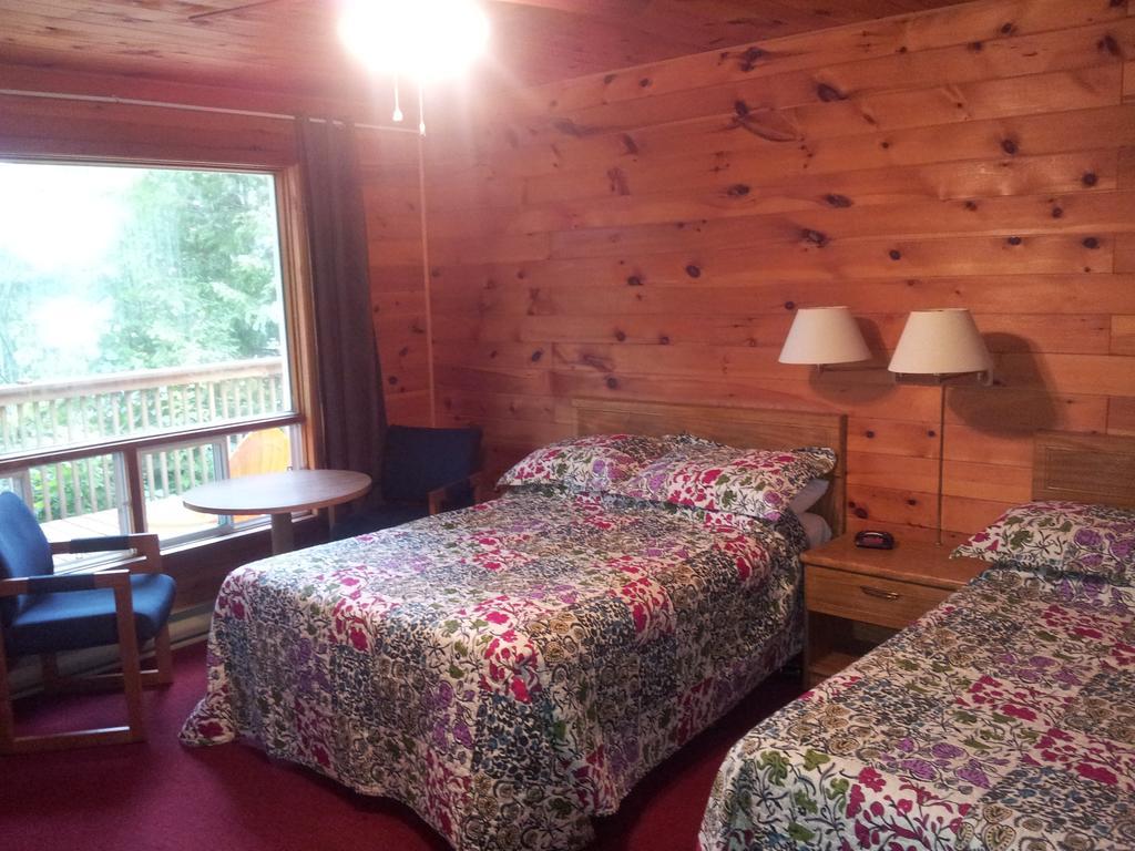 Red Lodge Resort Little Current Ruang foto