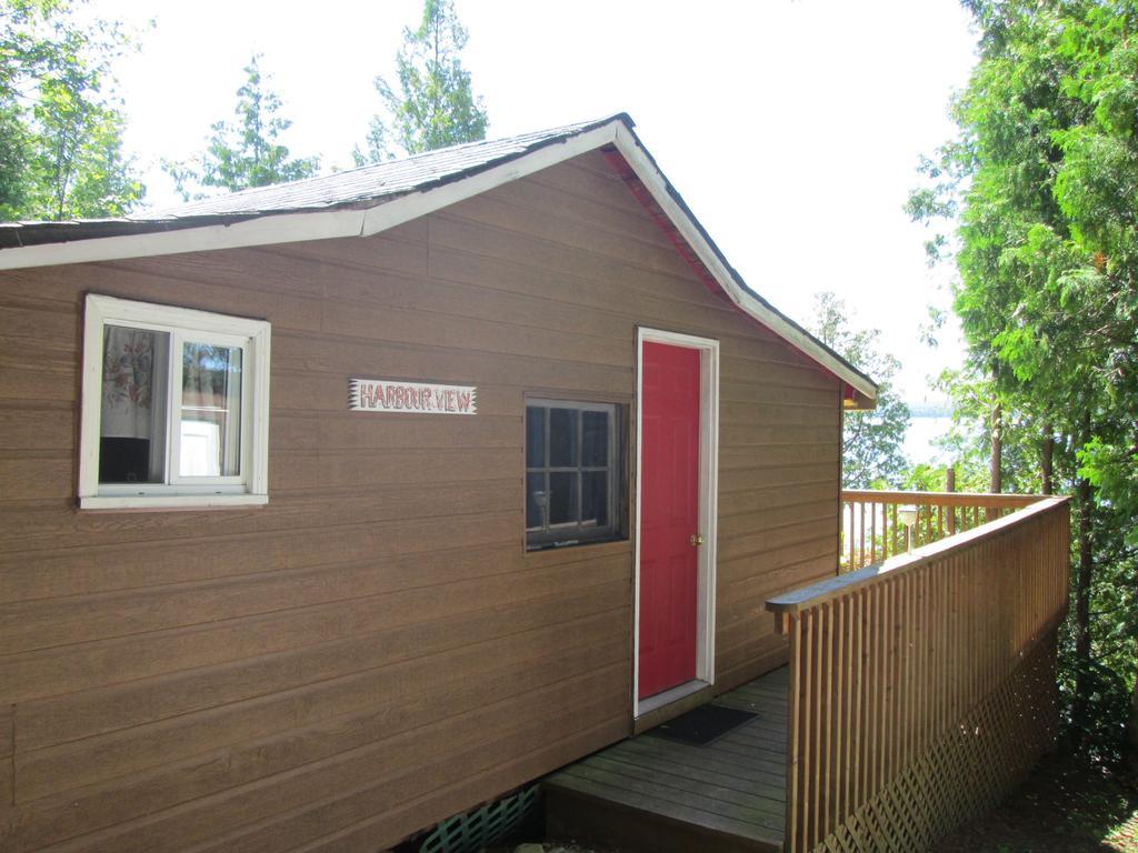 Red Lodge Resort Little Current Ruang foto