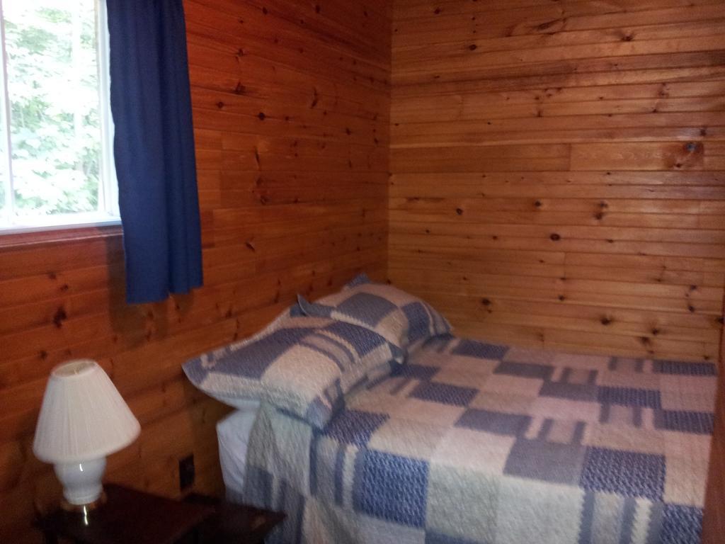 Red Lodge Resort Little Current Ruang foto