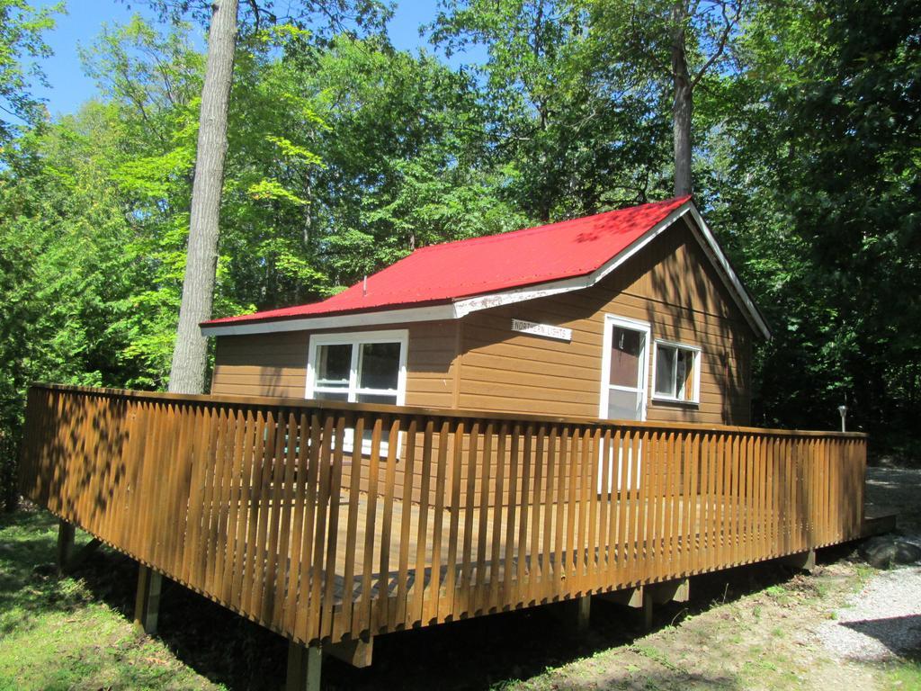 Red Lodge Resort Little Current Ruang foto