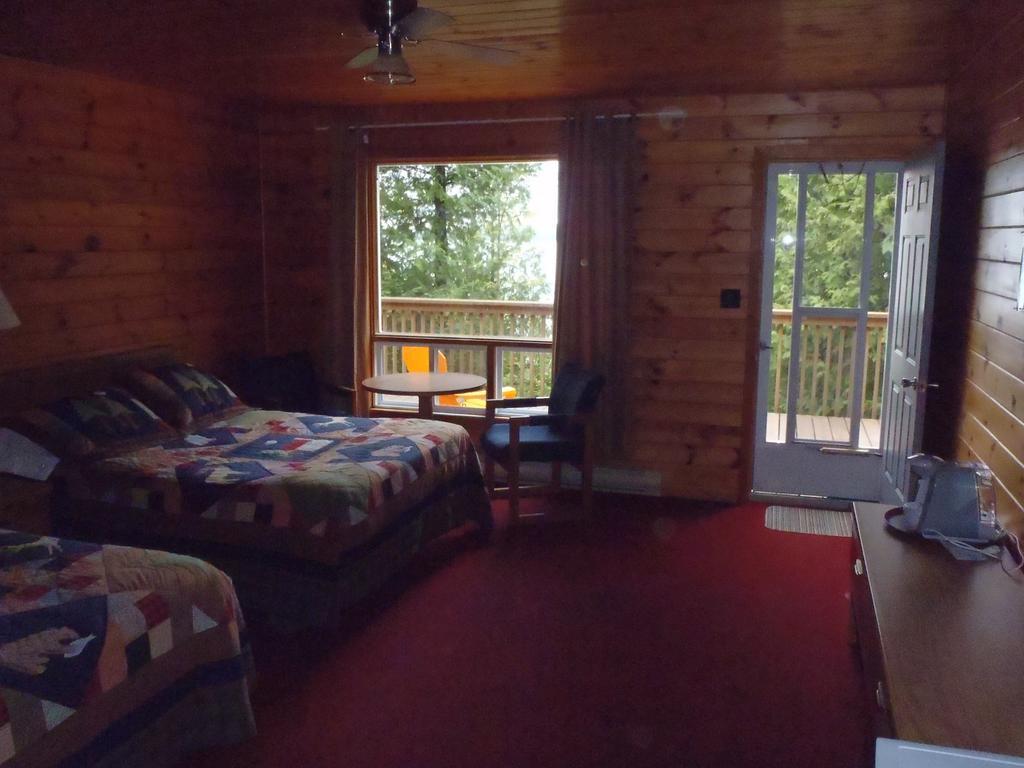 Red Lodge Resort Little Current Ruang foto