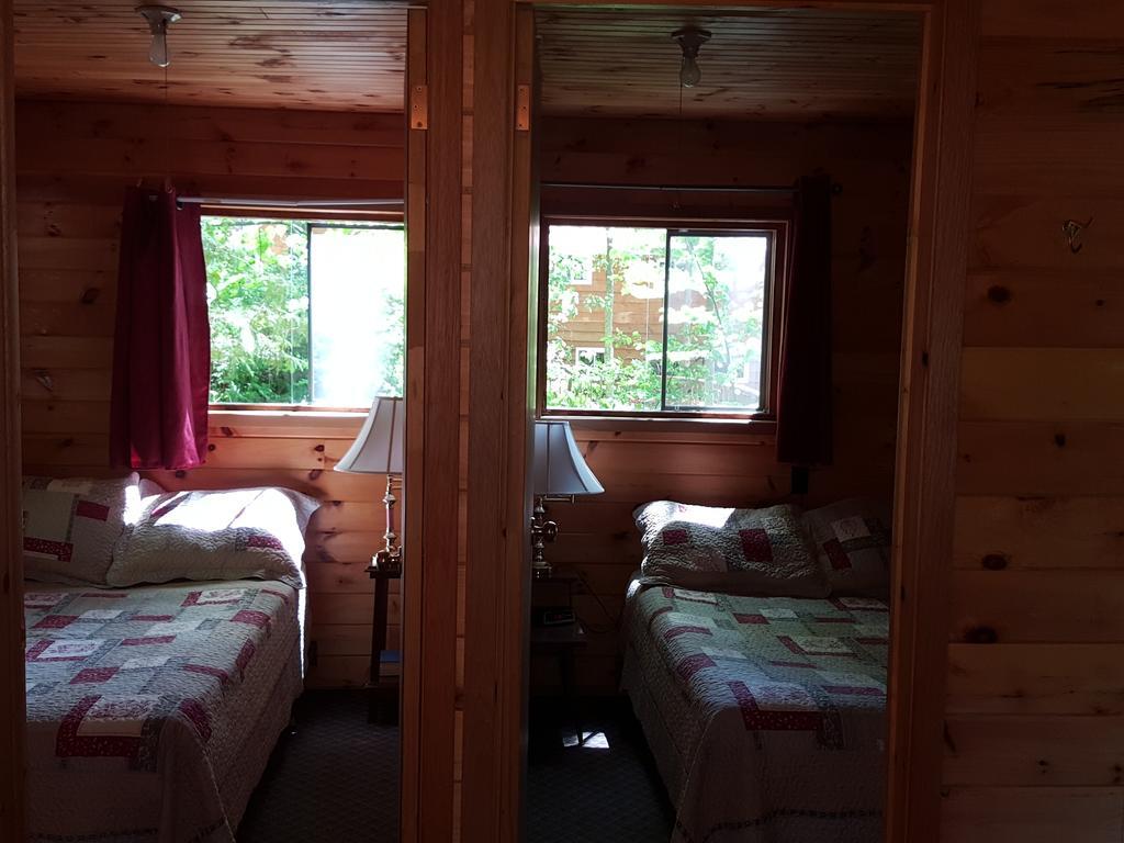 Red Lodge Resort Little Current Ruang foto